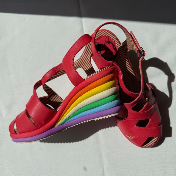 Lucky Rainbow Foam Platform Sandals - Picture 2 of 7